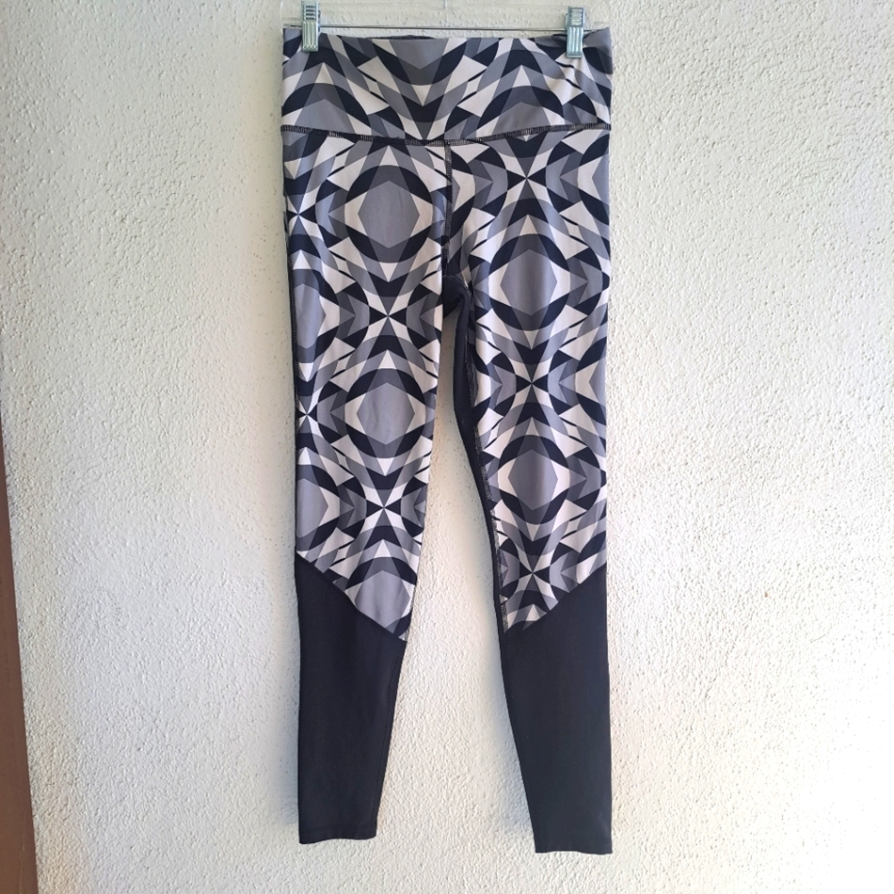 😁ADIDAS WANDERLUST ATHLETIC LEGGINGS